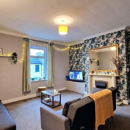 Brodie'S Hideaway Stylish Seaside Town Apartment Амбъл Екстериор снимка